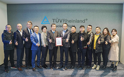 龙8官网登陆电气获TÜV莱茵全球首张输配电领域碳足迹证书